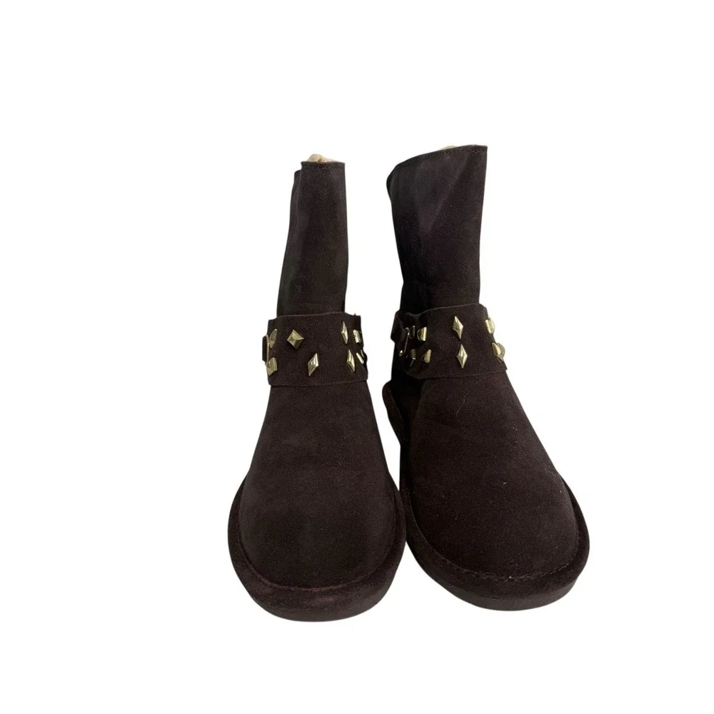 BEARPAW Jade Brown Stud Detail Women's Size 7‎ No Box